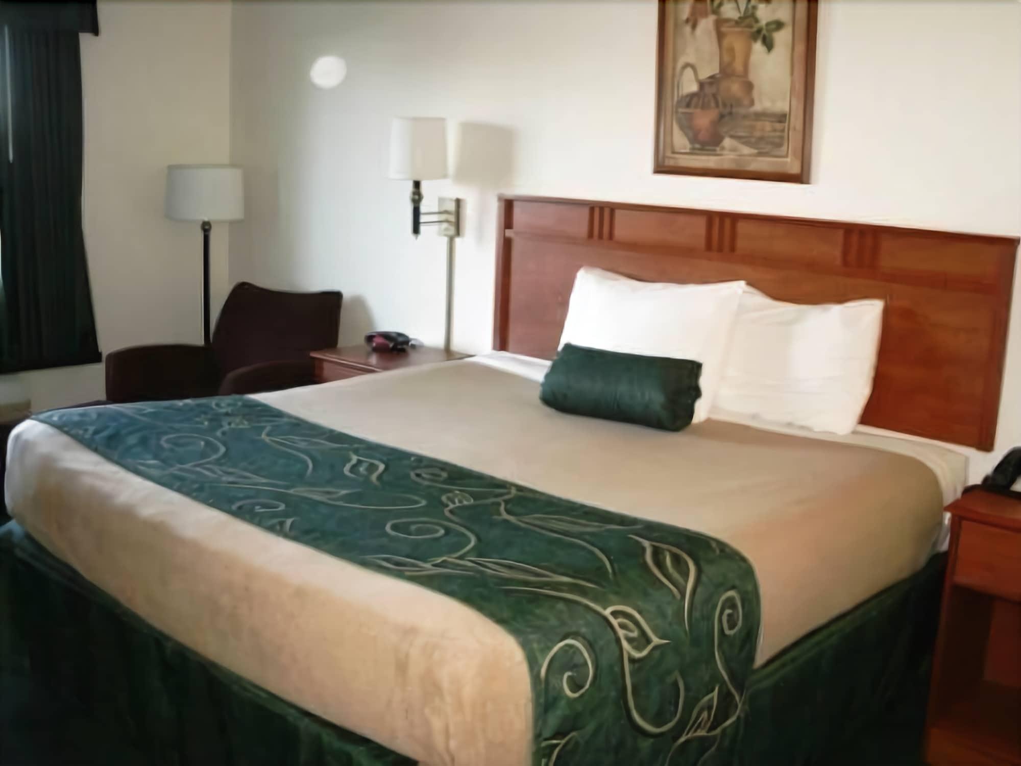 Travelodge By Wyndham Clinton Valley West Court Cameră foto