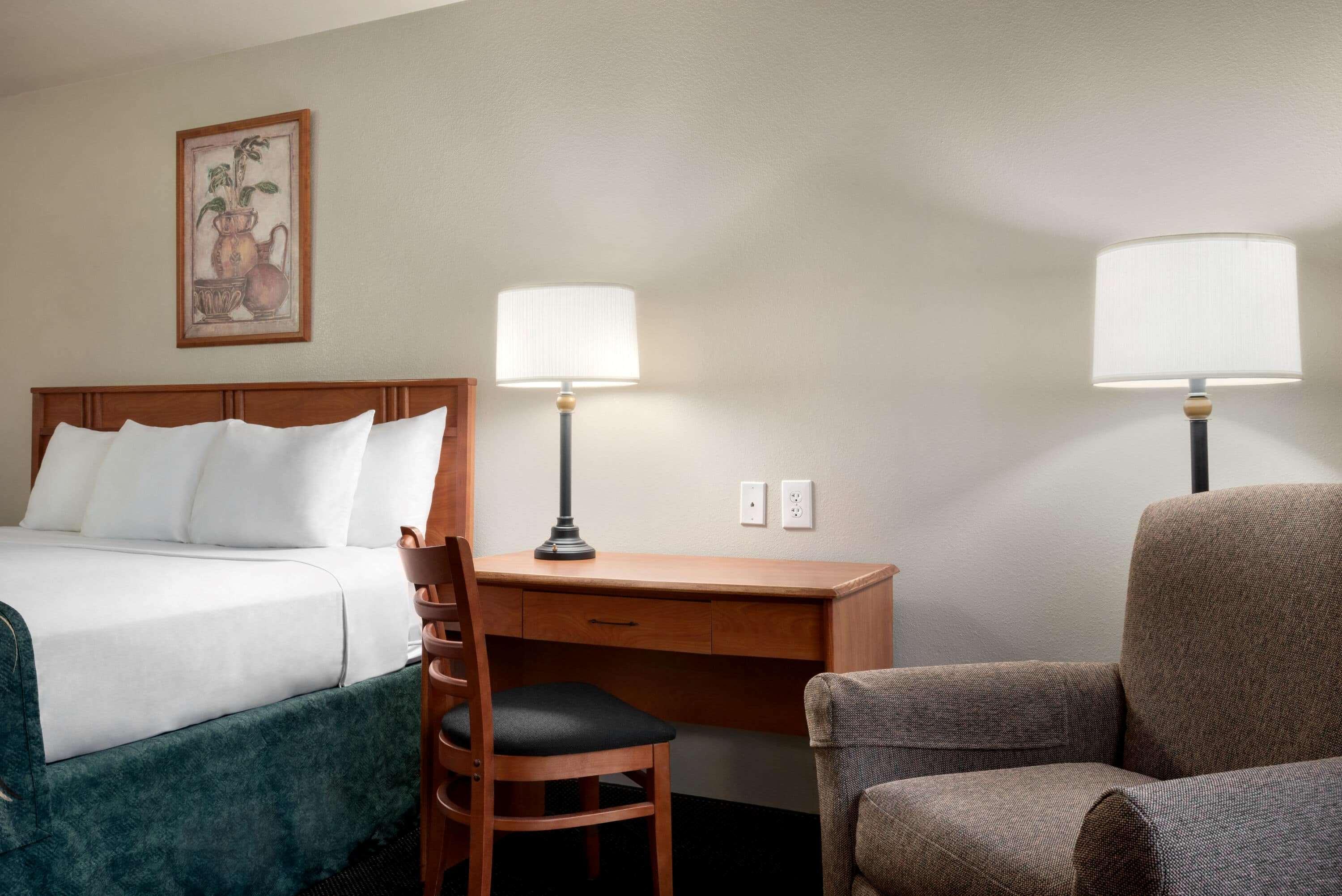 Travelodge By Wyndham Clinton Valley West Court Exterior foto