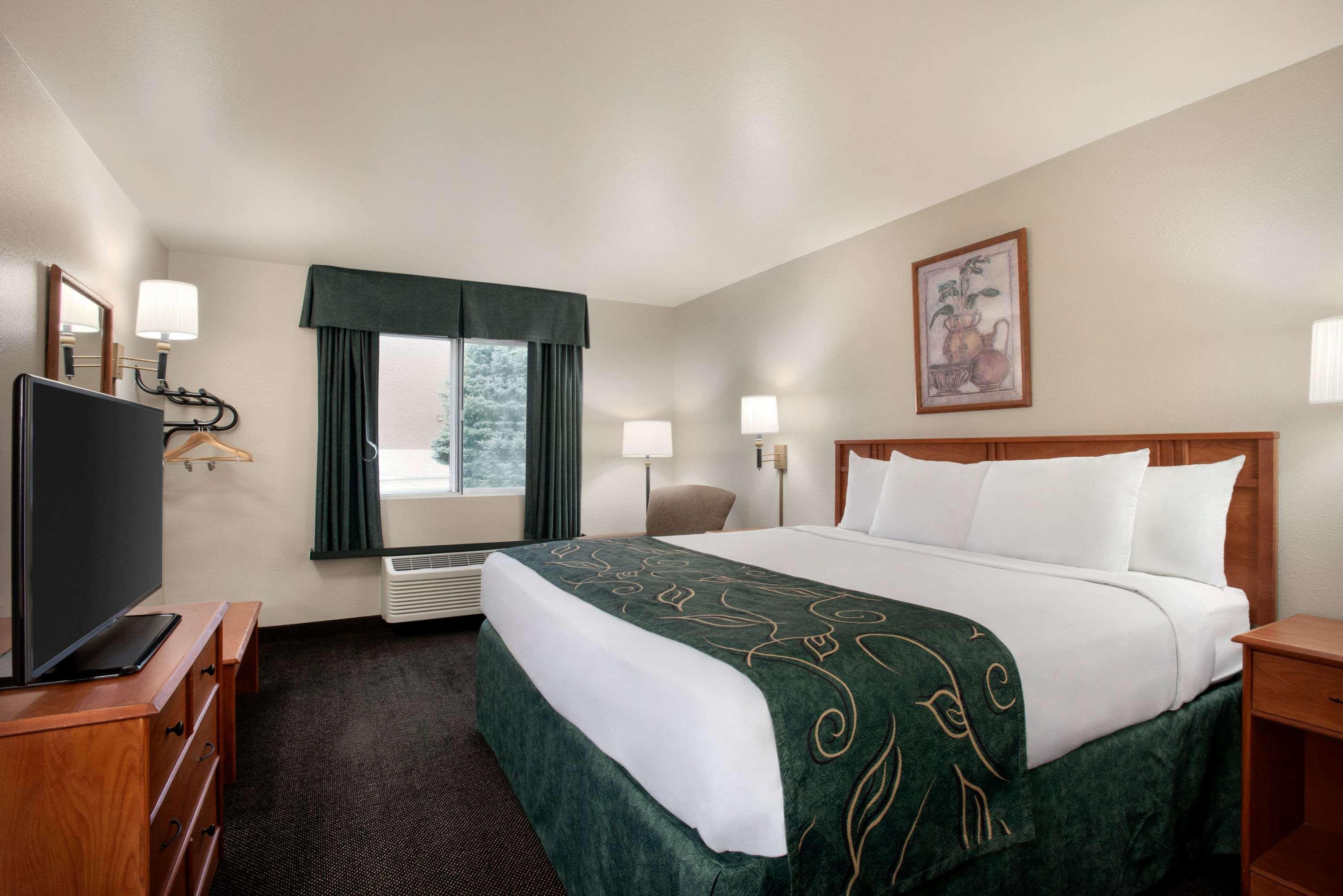 Travelodge By Wyndham Clinton Valley West Court Exterior foto